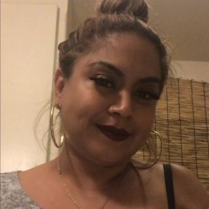 Meet your Posher, Lorina